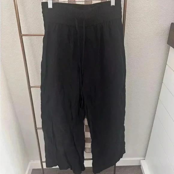 Open Edit Black Bottoms
Size Medium - Picture 1 of 5